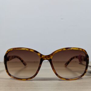 Classic Foster Grant sunglasses featuring a tortoiseshell